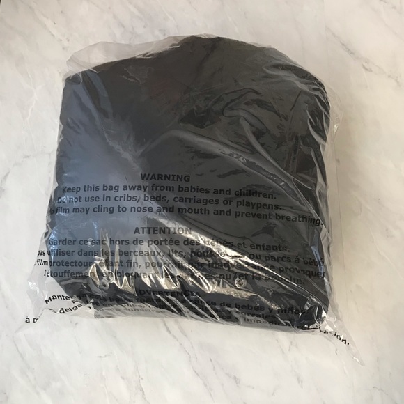 EUC DKNY Winter Puffer - Picture 10 of 10